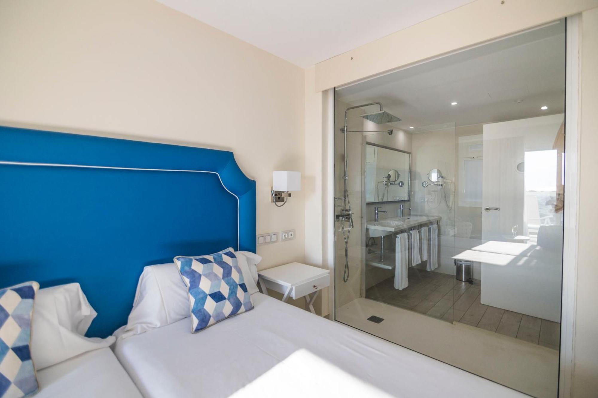 Hotel Boutique Tao Caleta Mar 3*