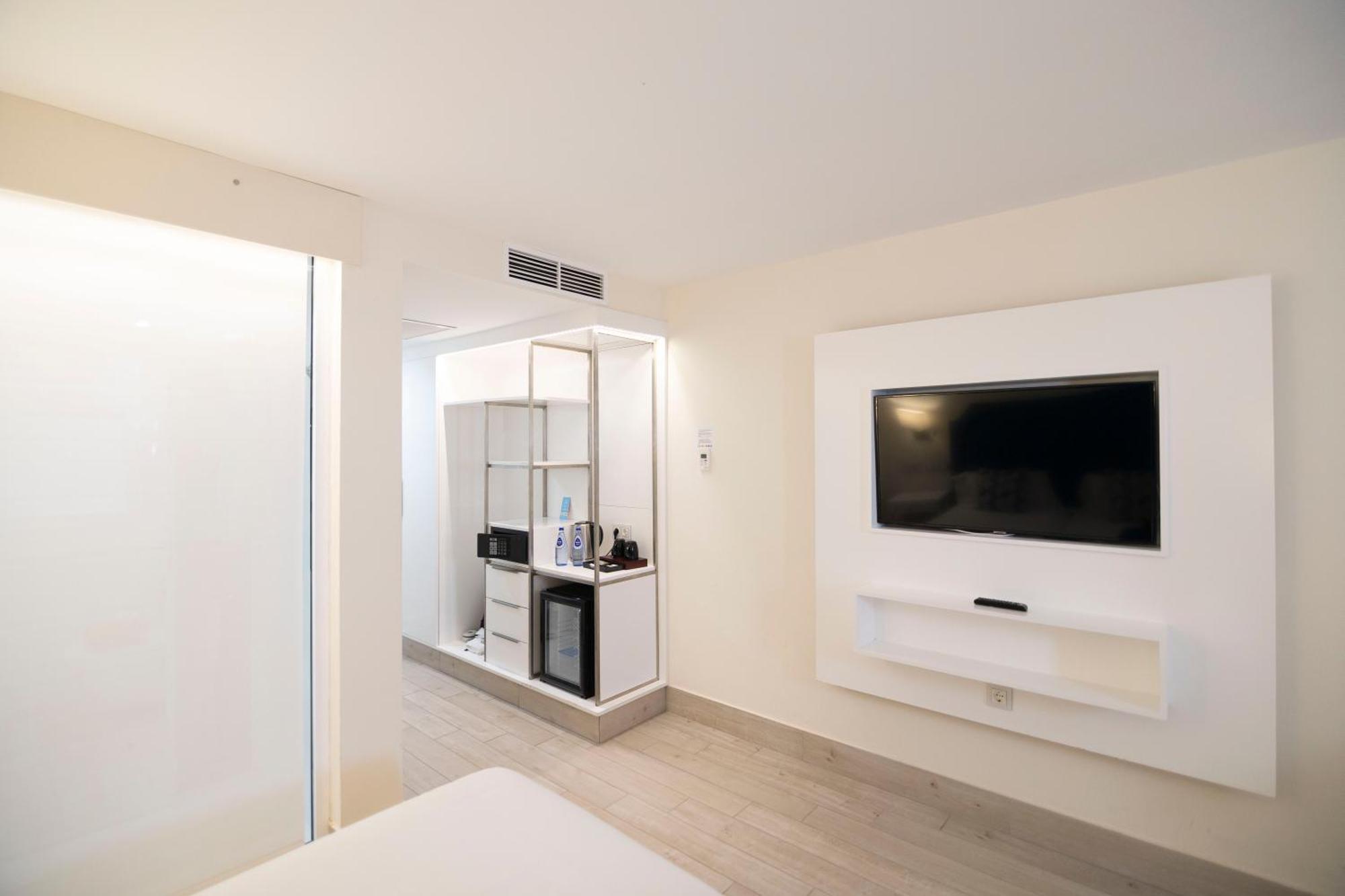 Boutique Tao Caleta Mar 3*